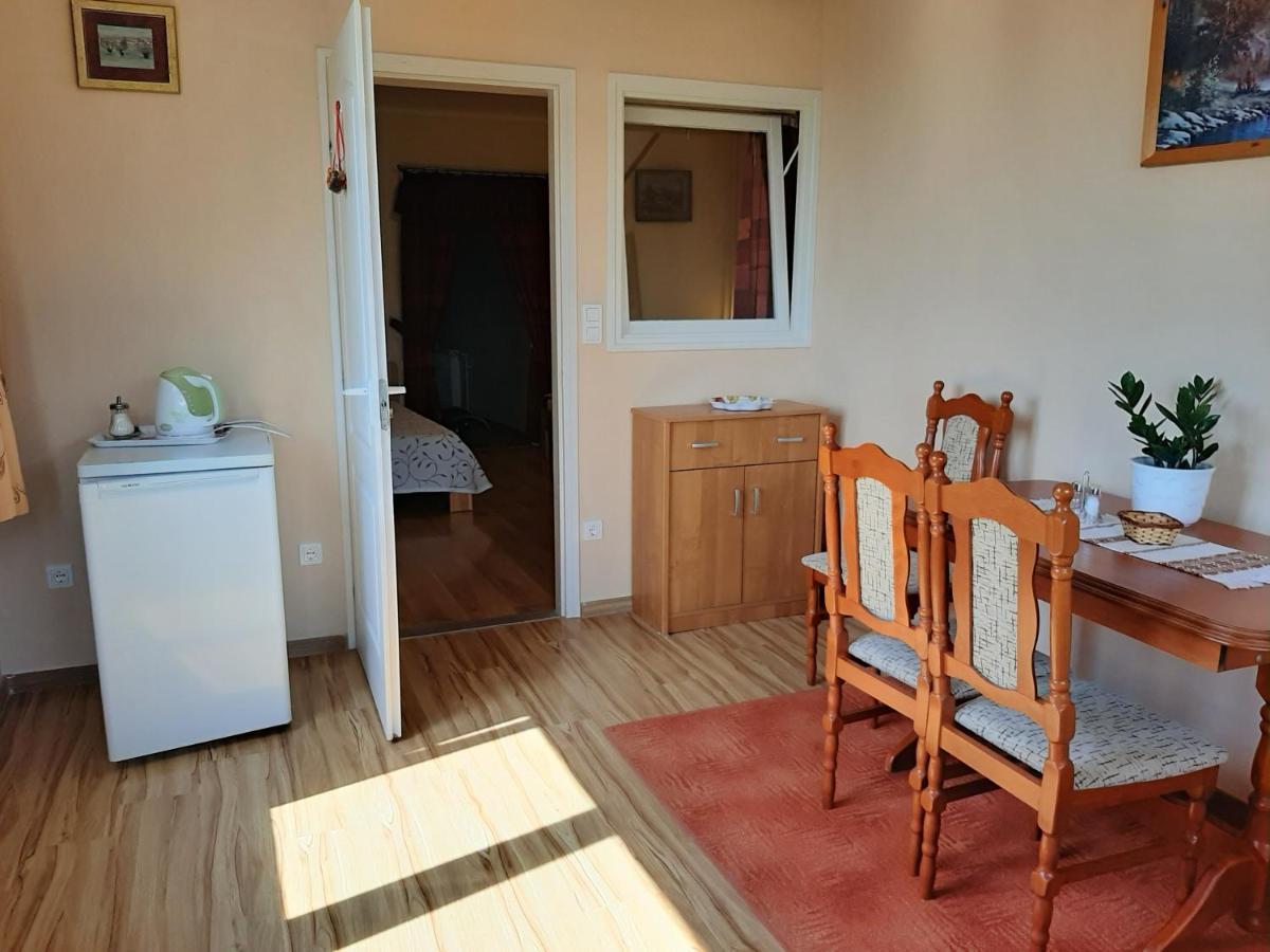 Rozsakert Vendeghaz Bed & Breakfast Szigliget Ngoại thất bức ảnh