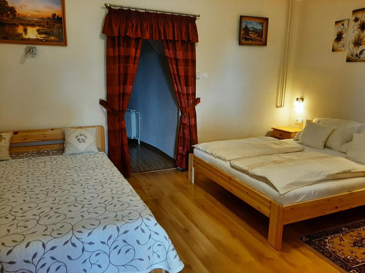 Rozsakert Vendeghaz Bed & Breakfast Szigliget Ngoại thất bức ảnh