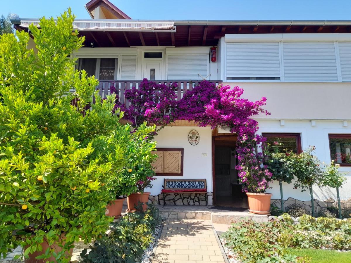 Rozsakert Vendeghaz Bed & Breakfast Szigliget Ngoại thất bức ảnh